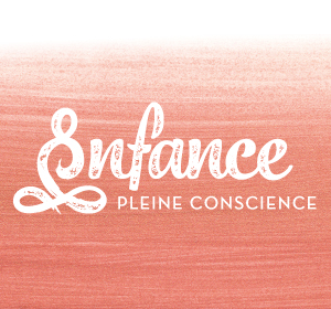 <span>Enfance & Pleine Conscience</span><i>→</i>